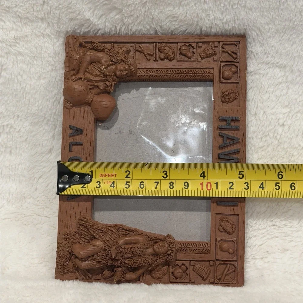 Decorative 2-D Hawaii Aloha Resin Desktop Photo Photo Frame 6.75